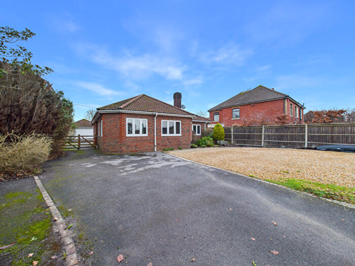 3 Bedroom Detached Bungalow For Sale In Warsash Road, Warsash, SO31