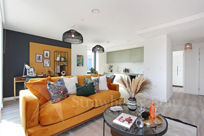 2 Bedroom Apartment For Sale In Kimpton Road, Luton, Bedfordshire, LU2