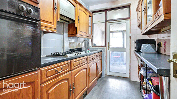 3 Bedroom Terraced House For Sale In Lawrence Avenue, London, E12