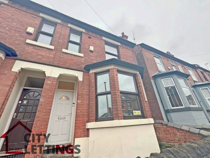 6 Bedroom Terraced House To Rent In Kimbolton Avenue Nottingham, NG7