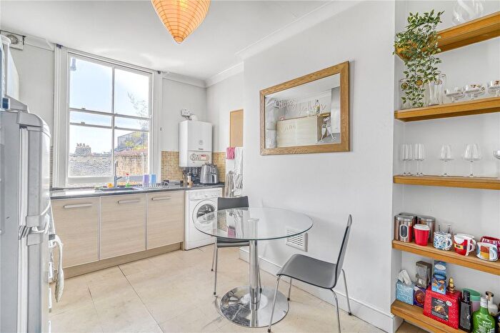 2 Bedroom Flat To Rent In Clapham Road, Clapham, London, SW9