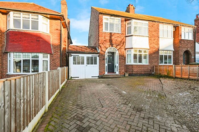 3 Bedroom Semi Detached House For Sale In Thomas Avenue, Radcliffe-On-Trent, Nottingham, NG12