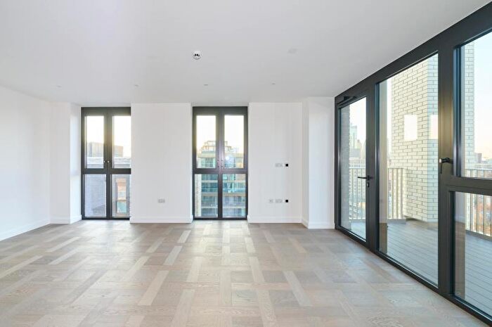 3 Bedroom Apartment To Rent In Boxwood Gardens, London Dock, E1W