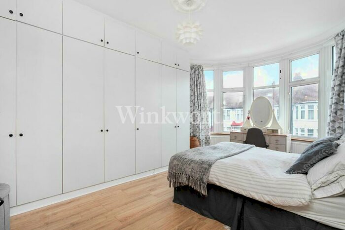 3 Bedroom Semi-Detached House For Sale In Berkshire Gardens, London, N13