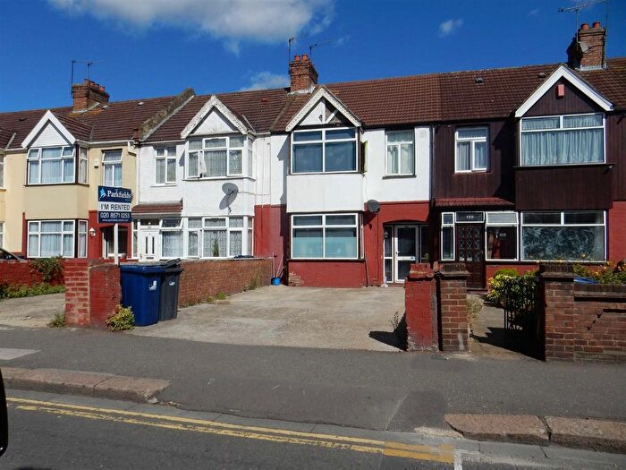 3 Bedroom Semi-Detached House To Rent In Beaconsfield Road, Southall, UB1
