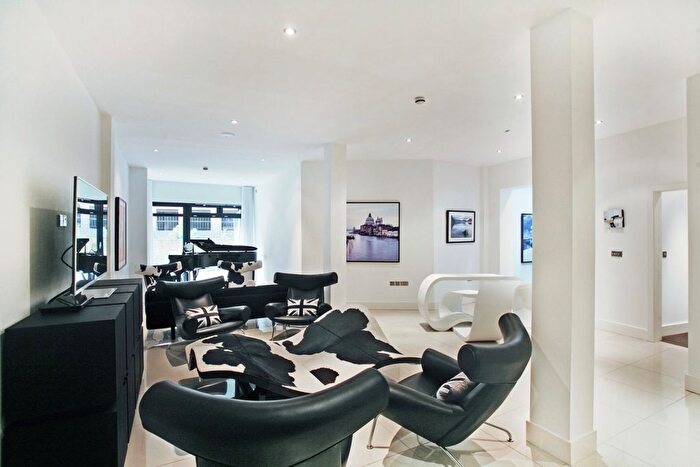 2 Bedroom Flat To Rent In Bermondsey Wall West, London, SE16