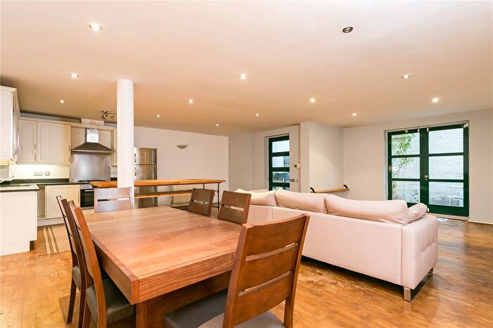 2 Bedroom Flat To Rent In Woodseer Street, London, E1