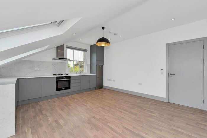 1 Bedroom Flat To Rent In Castlebar Road, London, W5