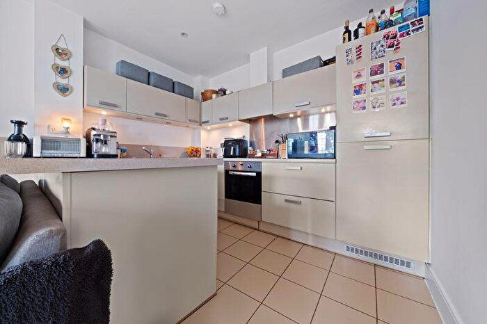 2 Bedroom Flat For Sale In Lewiston Close, Worcester Park, KT4