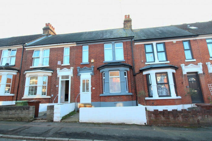 3 Bedroom Terraced House To Rent In Valley Road, Gillingham, ME7