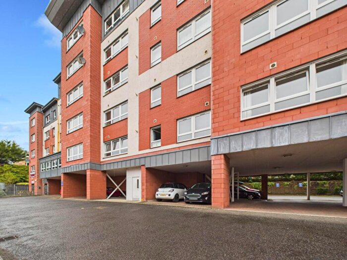 2 Bedroom Flat For Sale In Finlay Drive, Glasgow, G31