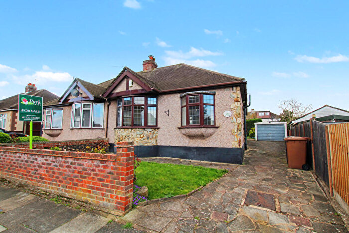 3 Bedroom Semi-Detached Bungalow For Sale In Marcus Road, Dartford, DA1
