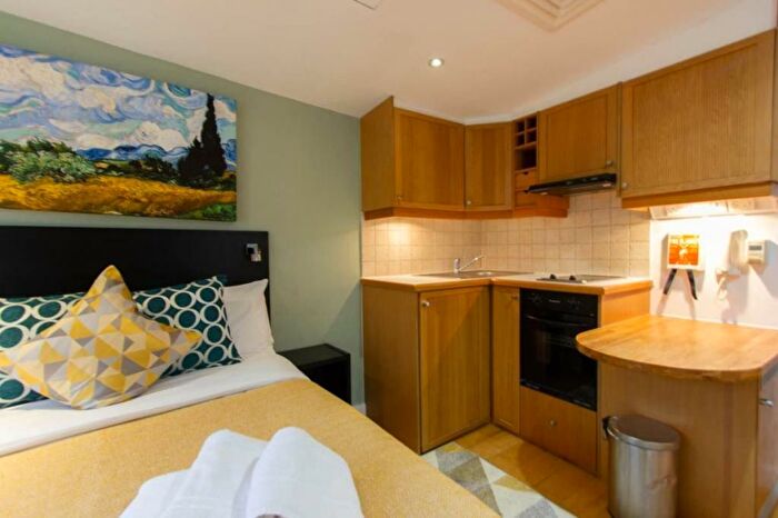 Studio To Rent In Cartwright Gardens, Bloomsbury, WC1H