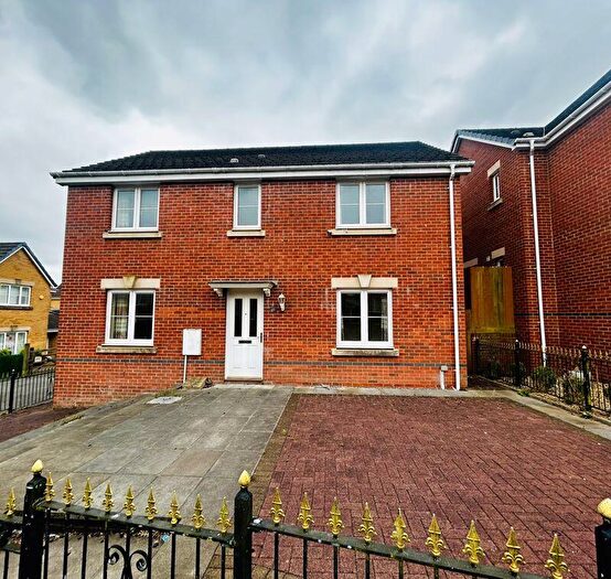 4 Bedroom House To Rent In Ffordd Antwn, Bridgend, CF32