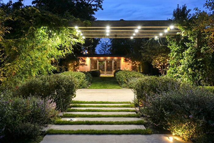 4 Bedroom Detached House For Sale In Norman Avenue, Henley-On-Thames, Oxfordshire, RG9