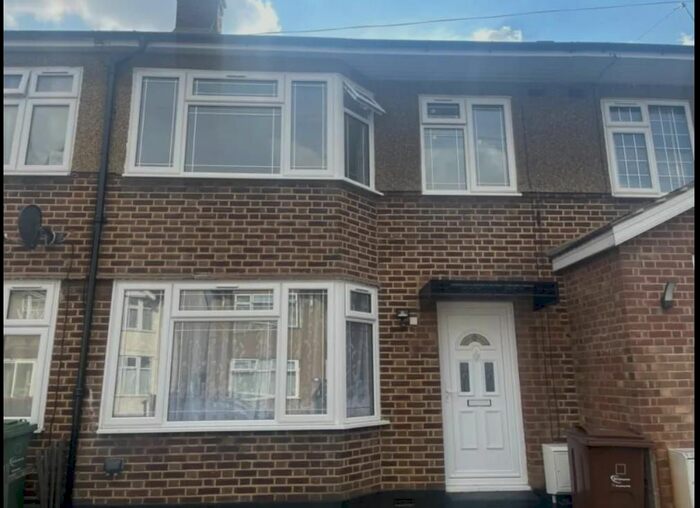 4 Bedroom Terraced House To Rent In Emerald Garden, Romford, RM8