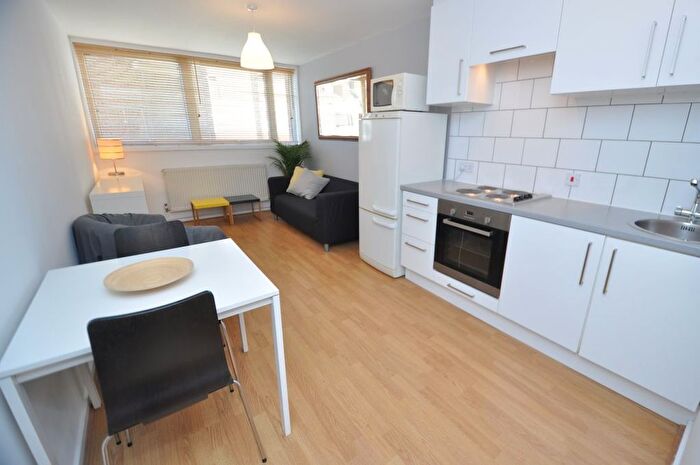 2 Bedroom Flat To Rent In Goswell Road, London, EC1V