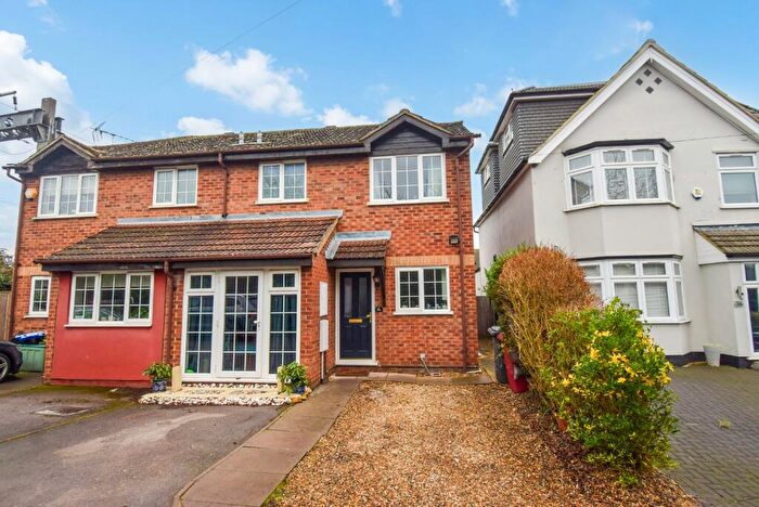 3 Bedroom Semi-Detached House For Sale In Huntercombe Lane North, Taplow, SL6