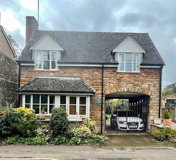 3 Bedroom House To Rent In Byfield, NN11