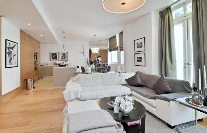 2 Bedroom Apartment To Rent In Leman Street London, E1