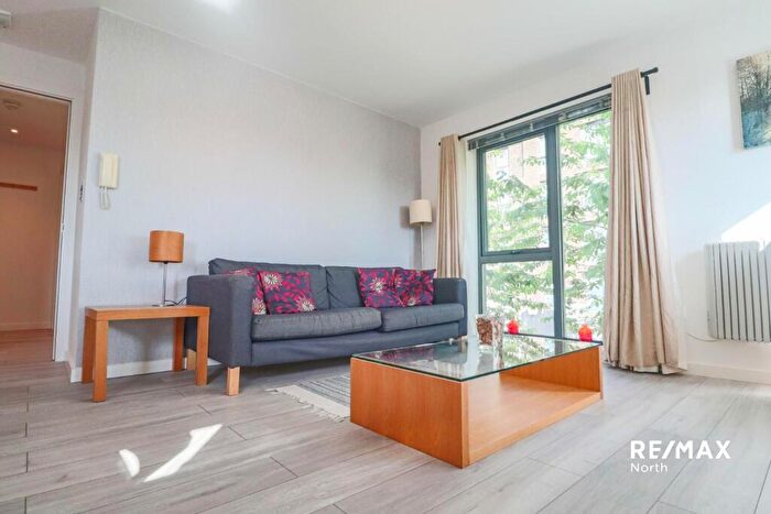 1 Bedroom Flat To Rent In Ordsall Lane, Salford, M5