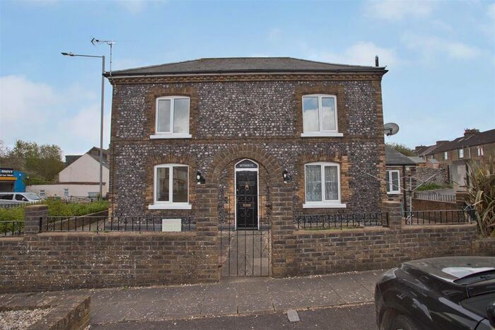 3 Bedroom Detached House To Rent In London Road, Dover, CT17