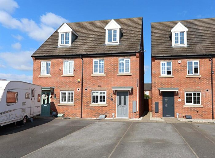 3 Bedroom Semi-Detached House For Sale In Falcon Close, Mexborough, S64