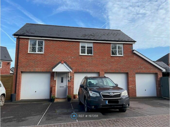 2 Bedroom Flat To Rent In Cranbrook, Exeter, EX5