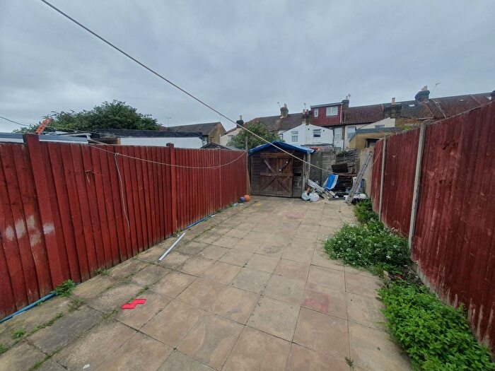 3 Bedroom Terraced House For Sale In Gladstone Road, Southall, UB2