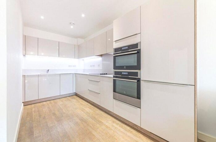 1 Bedroom Flat To Rent In Poldo House, Cable Walk, Greenwich, SE10