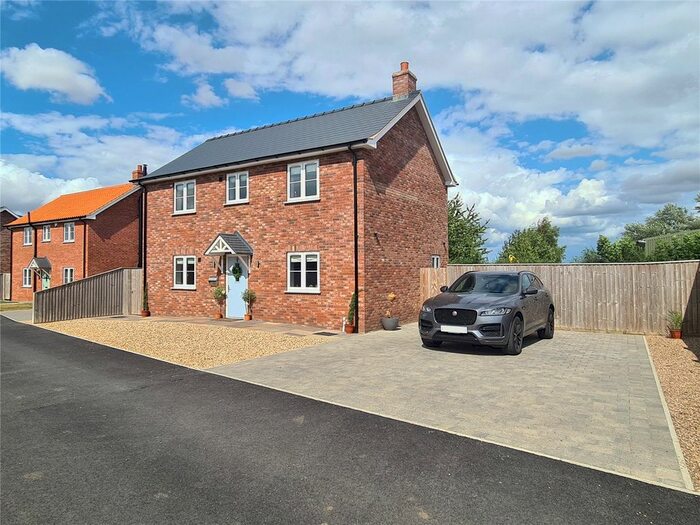 4 Bedroom Detached House For Sale In Paddock Close, Legbourne, LN11