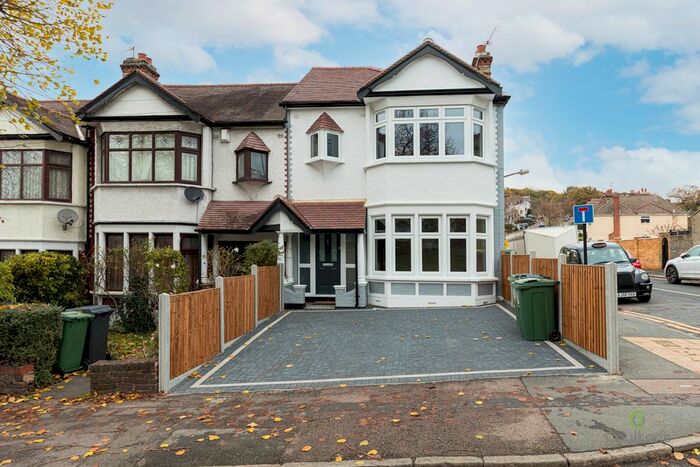 3 Bedroom End Of Terrace House To Rent In Kings Head Hill, London, E4