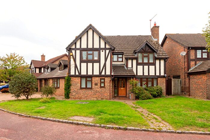 4 Bedroom Detached House For Sale In Hilmanton, Reading, RG6