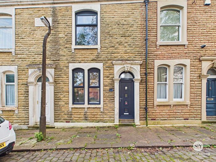 2 Bedroom Terraced House For Sale In Cranborne Terrace, Blackburn, BB2