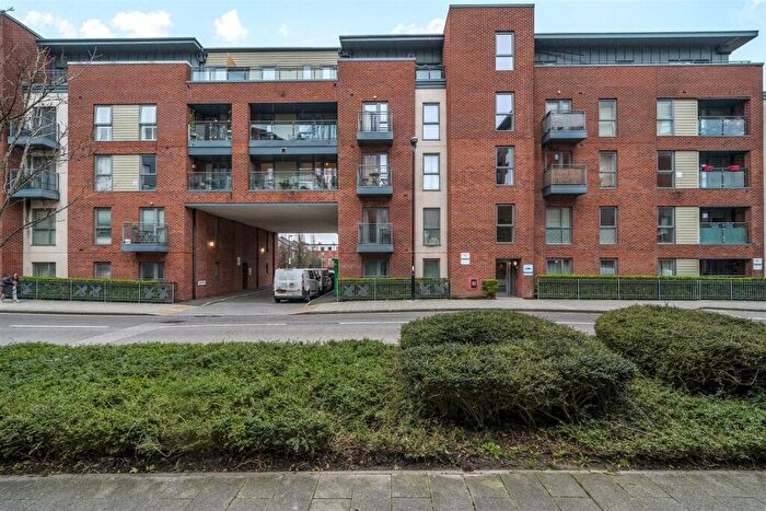 2 Bedroom Flat For Sale In John Thornycroft Road, Woolston, Southampton, SO19