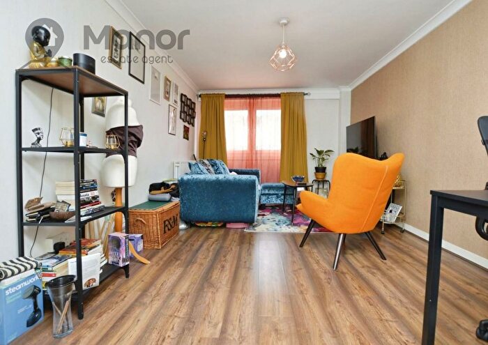 1 Bedroom Flat For Sale In High Street, Plaistow, E13