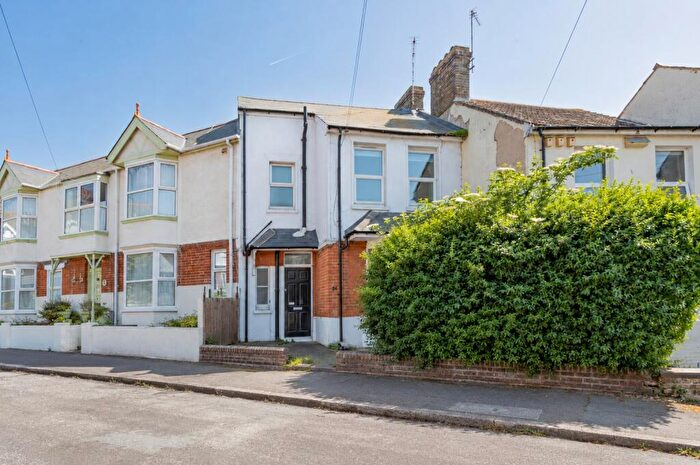 2 Bedroom Flat For Sale In Fitzroy Avenue, Margate, Kent, CT9