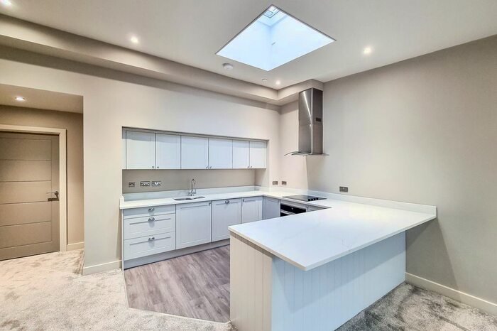 2 Bedroom Flat To Rent In - Cambridge Road, Harrogate, HG1