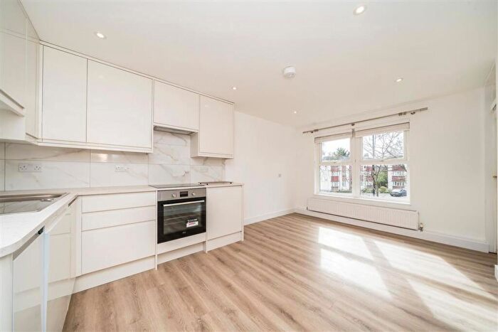 2 Bedroom Maisonette To Rent In Hope Close, Lee, SE12