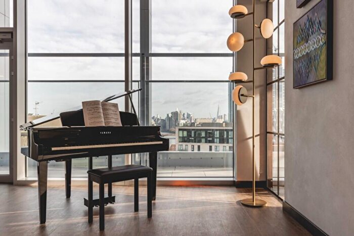 2 Bedroom Apartment To Rent In Nine Elms Lane, London, SW11