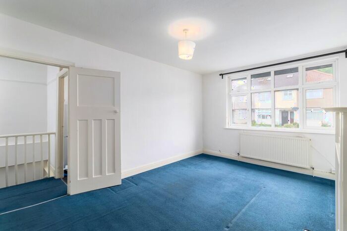 1 Bedroom Maisonette To Rent In Burgess Avenue, London, NW9