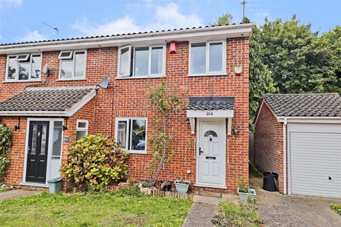 3 Bedroom End Terrace House For Sale In Aylsham Drive, Ickenham, UB10