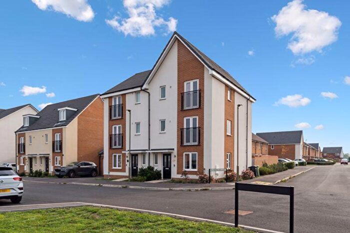 4 Bedroom Semi-Detached House For Sale In Vickers Way, Wantage, OX12