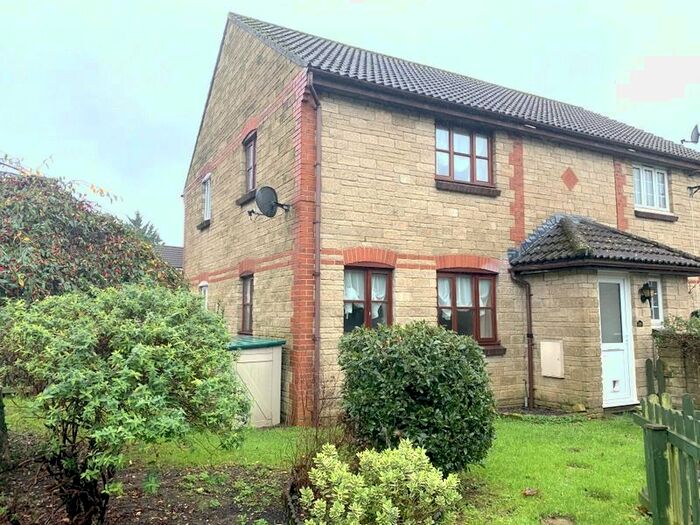 1 Bedroom Terraced House To Rent In Pines Close, Wincanton, BA9