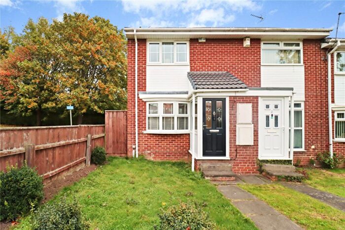 2 Bedroom End Of Terrace House For Sale In Skipsea View, Sunderland, Tyne And Wear, SR2
