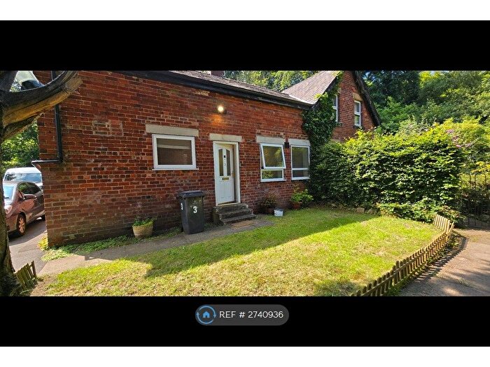 3 Bedroom Semi-Detached House To Rent In Blackwood Cottages, Leeds, LS17