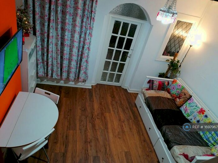 3 Bedroom Terraced House To Rent In Cyfarthfa Street, Cardiff, CF24