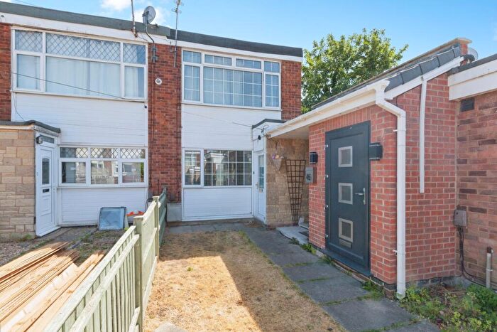 2 Bedroom Town House For Sale In Telford Way, Leicester, LE5