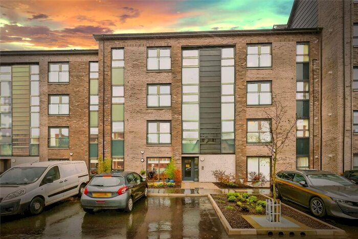 2 Bedroom Flat To Rent In Riverford Court, Glasgow, G43