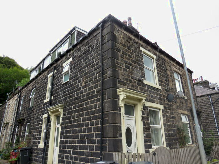 2 Bedroom House To Rent In Burnley Road, Todmorden, OL14